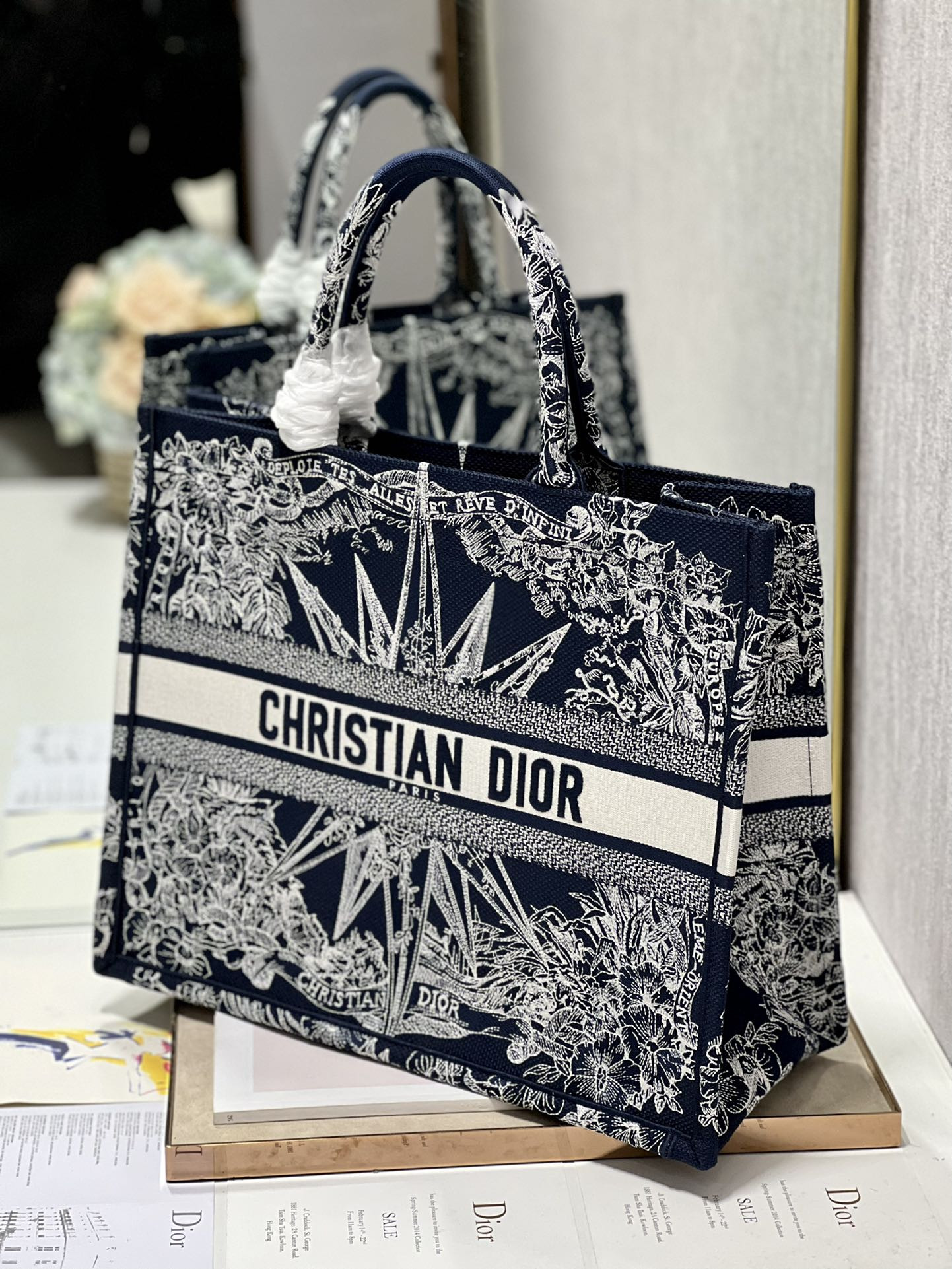 Large D10r Book Tote