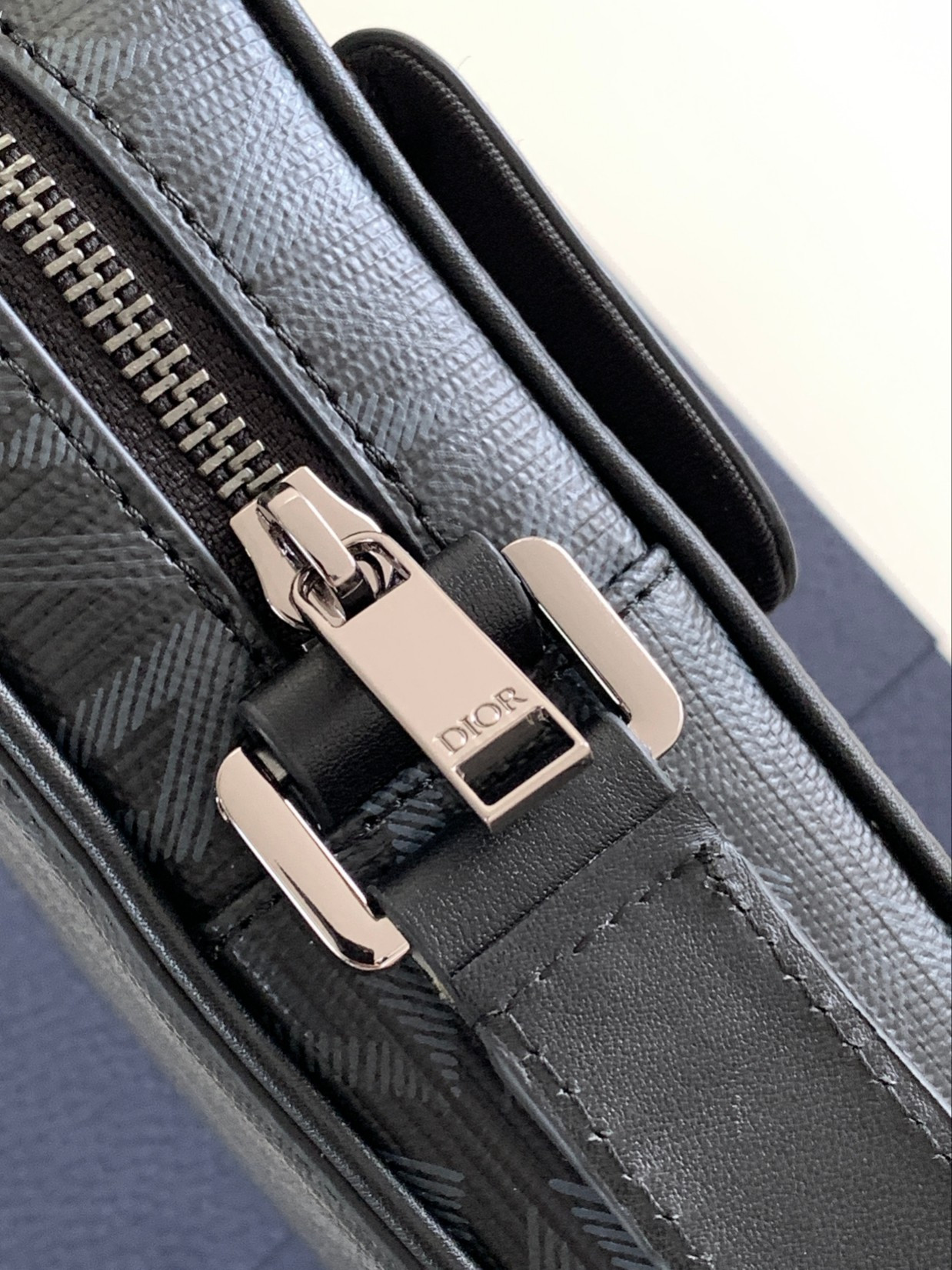 D10r Hit The Road Bag