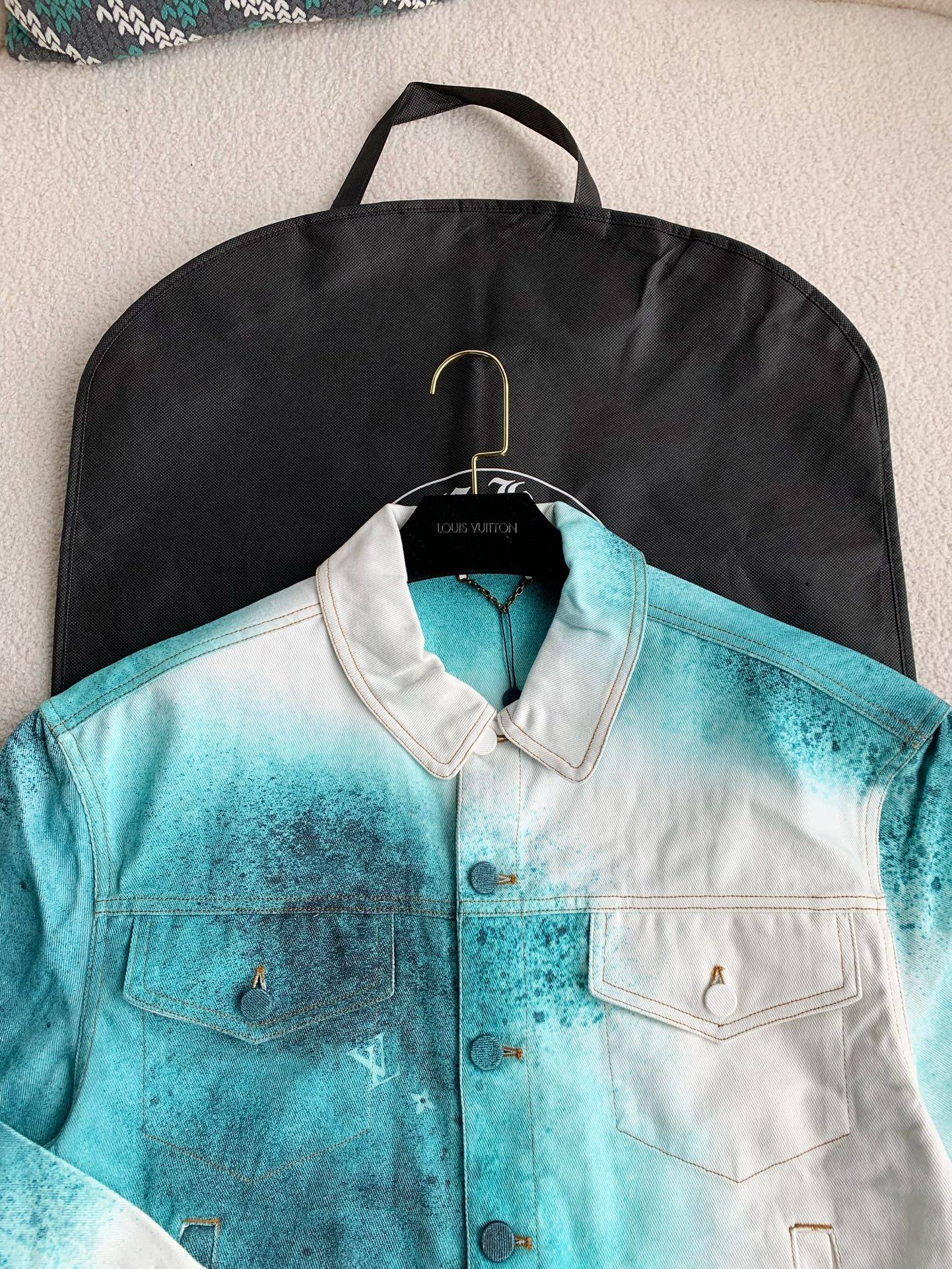 L0vis Vvtt0n  Jackets