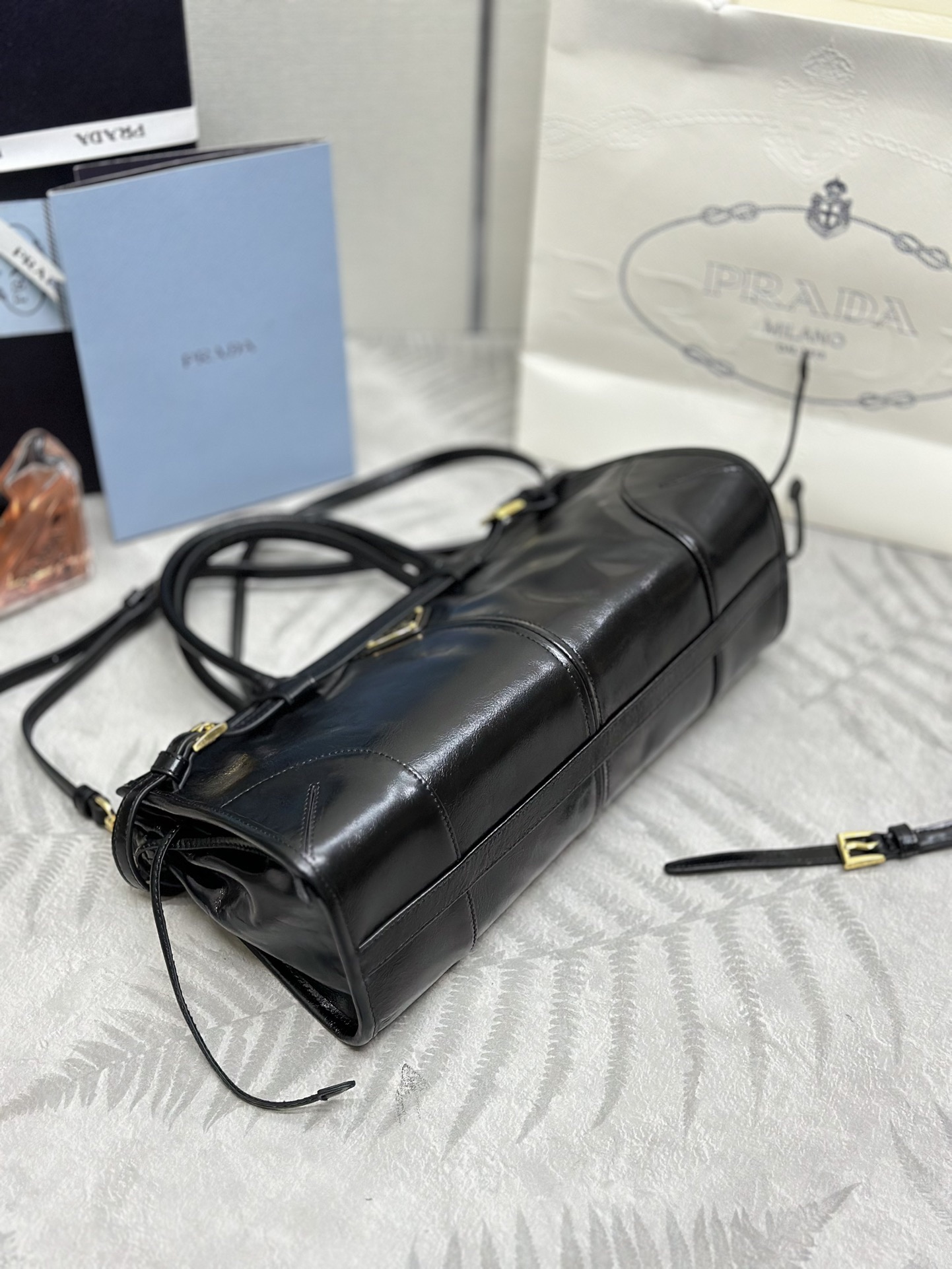 Pr*a Bonnie medium leather handbag