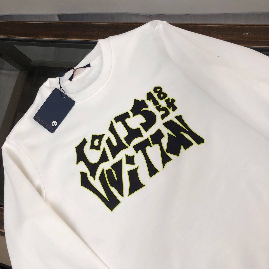 L0vis Vvtt0n 2023 new autumn and winter couples style round neck sweatshirt