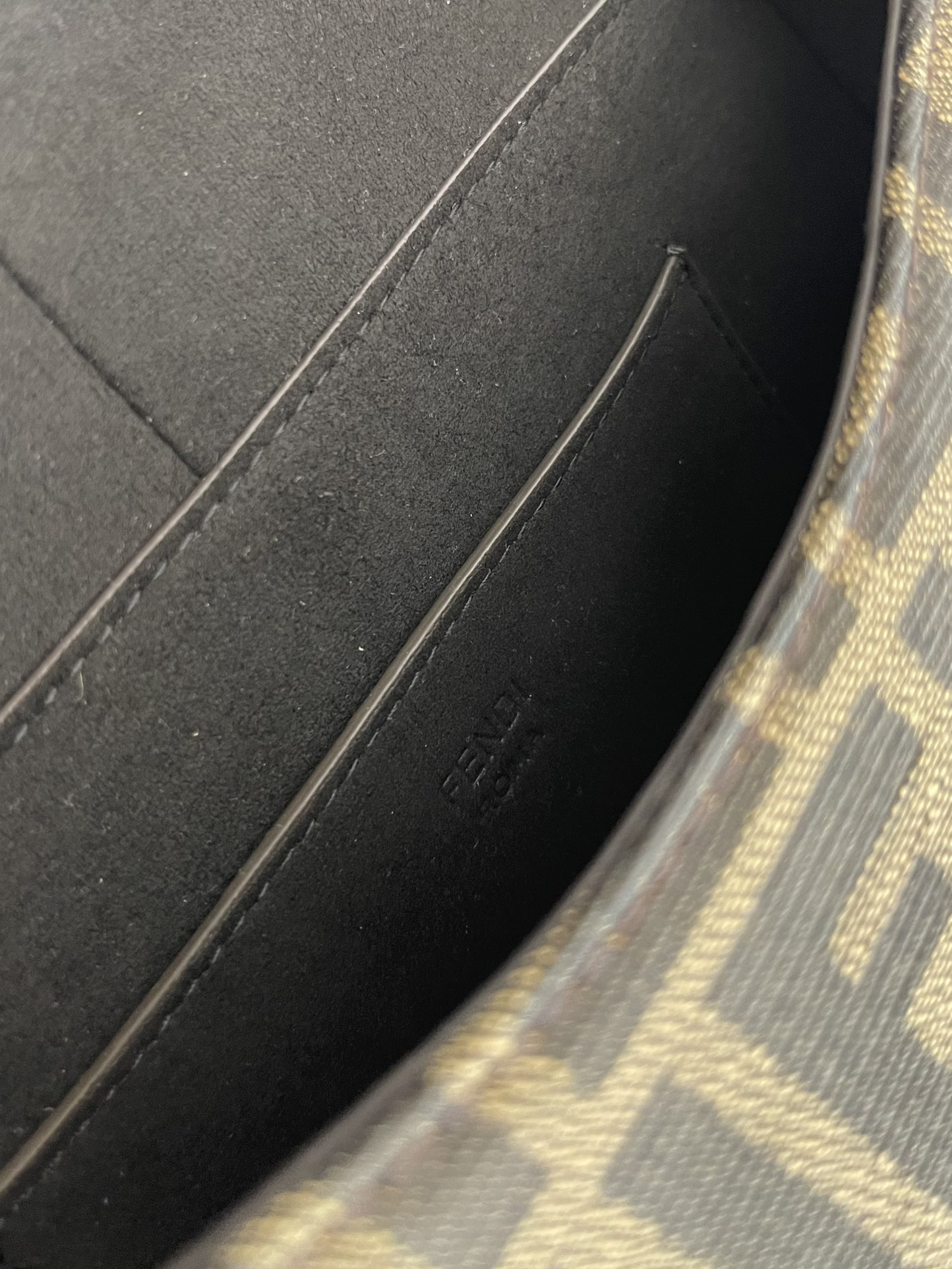 F**di medium old flower retro classic bag saddle bag saddle bag size: 25x7x20