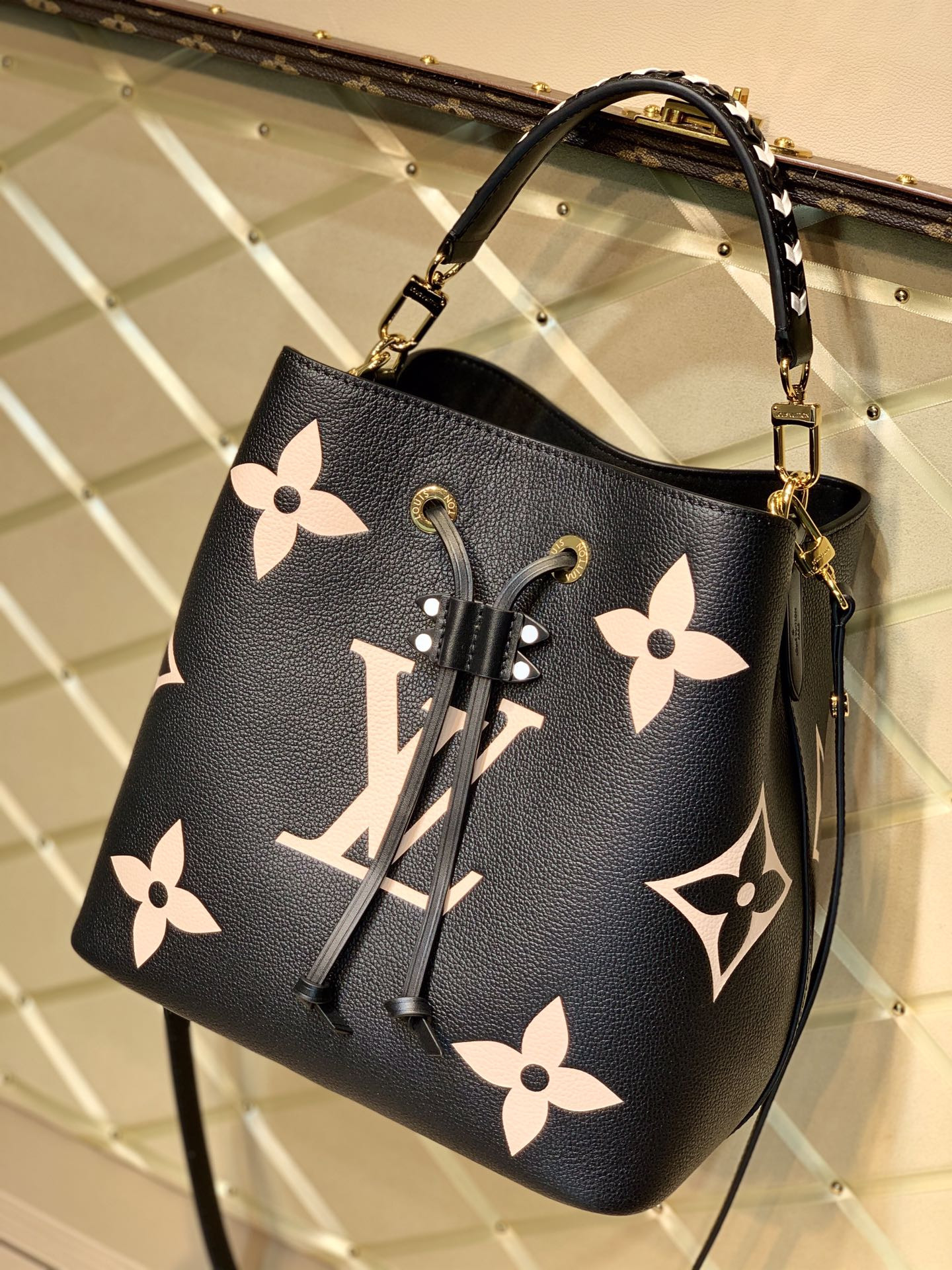 L0vis Vvtt0n Néonoé Bag