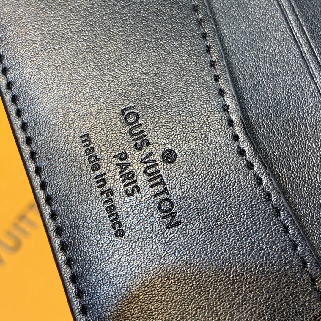 L0vis Vvtt0n Slender Bag