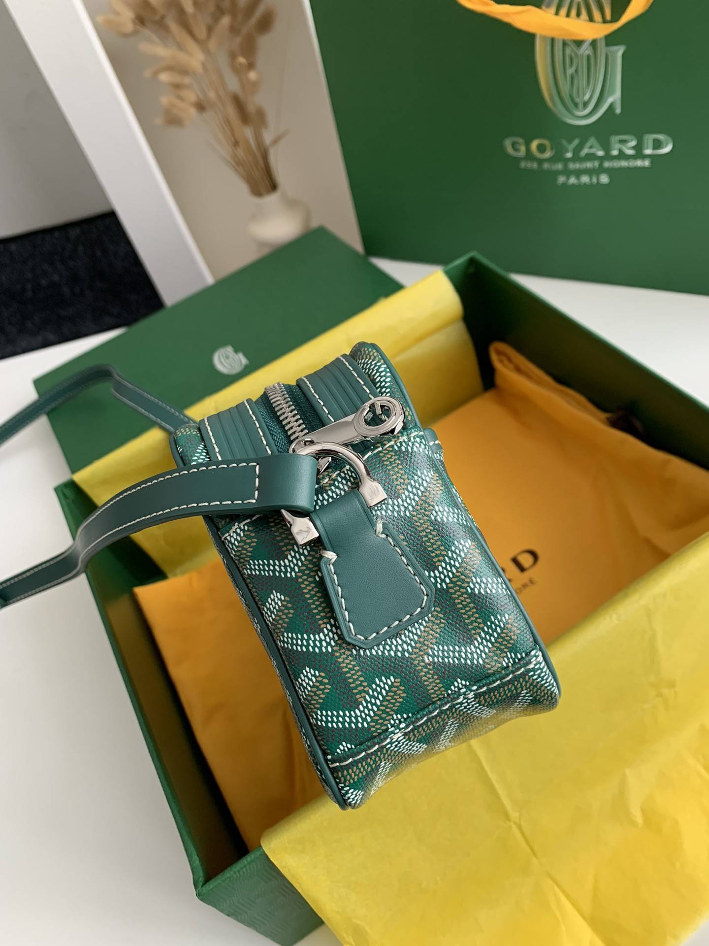 G09ard 2023 New Cap Vest Camera Bag  Size: 22 * 13 * 6.5cm