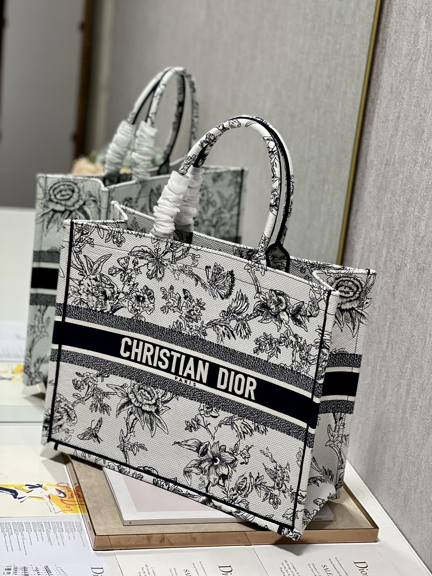 Large D10r Book Tote