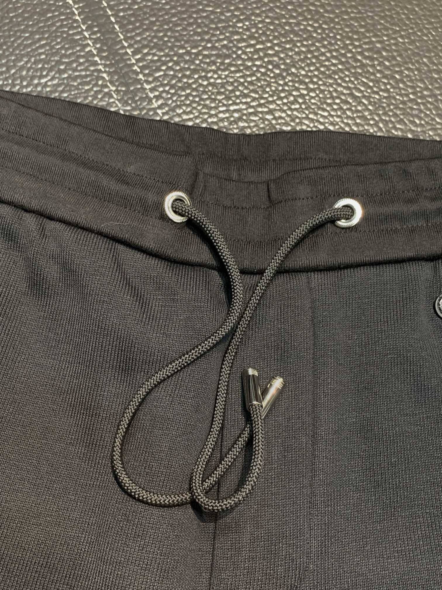 Pra*a Casual trousers