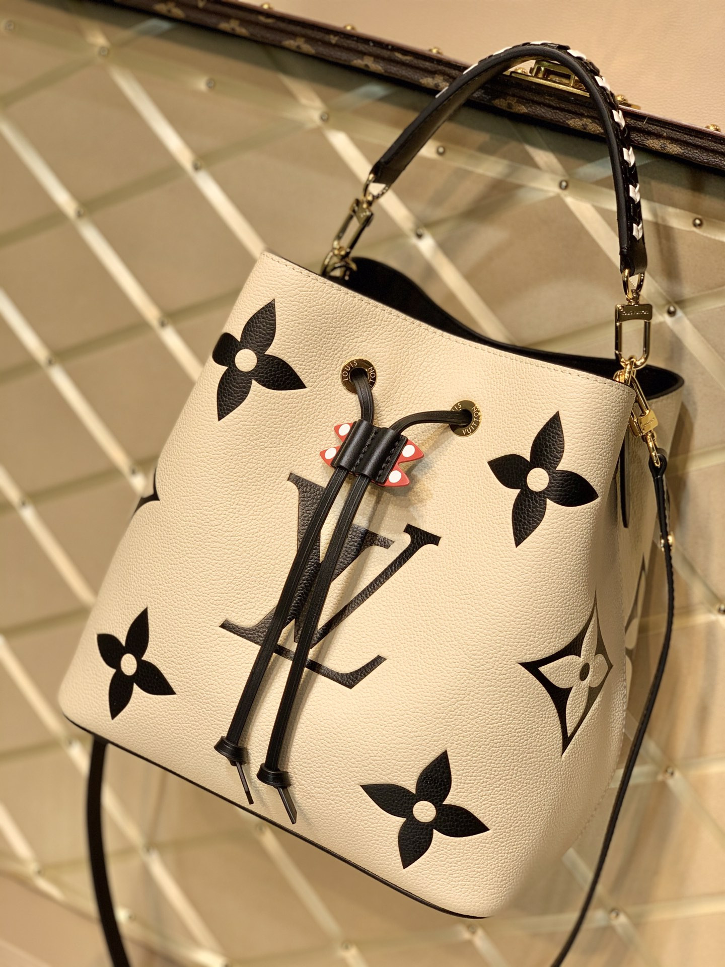 L0vis Vvtt0n Néonoé Bag