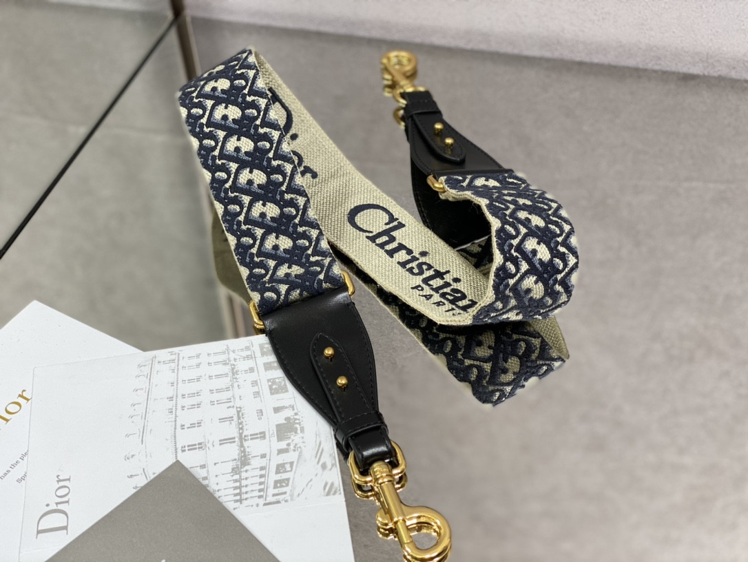 Large D10r Bobby Bag