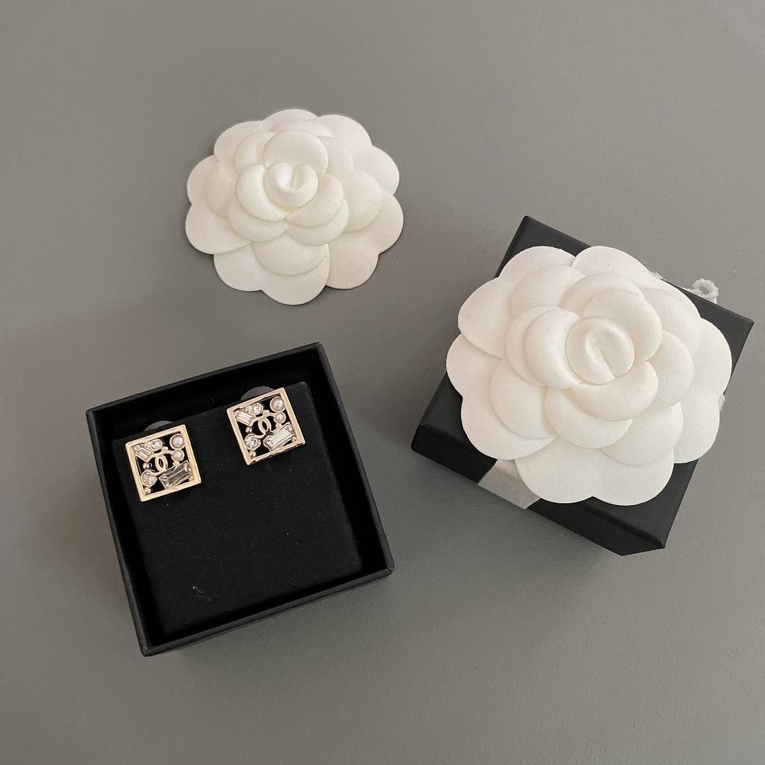 Ch**el Square Pearl Stud Earrings
