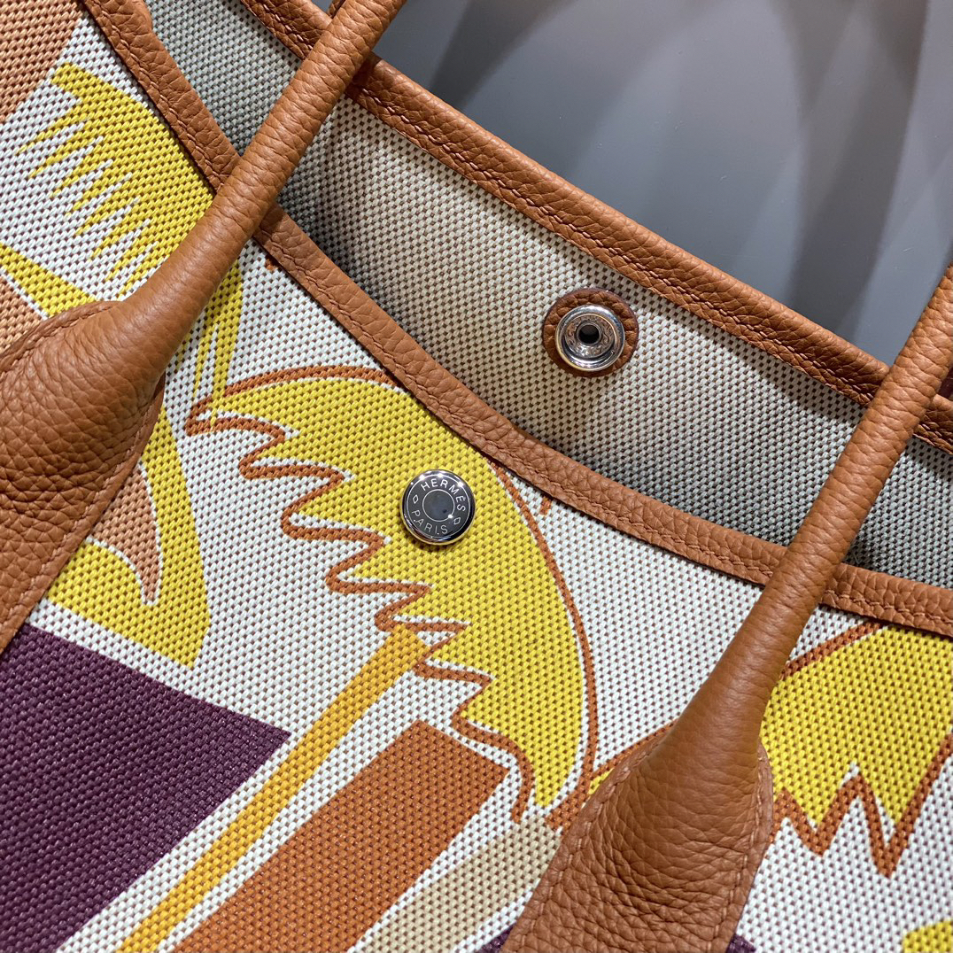 H**me5 painted graffiti French fjord imported original cowhide wax thread sewing master craft painted canvas 36*30cm