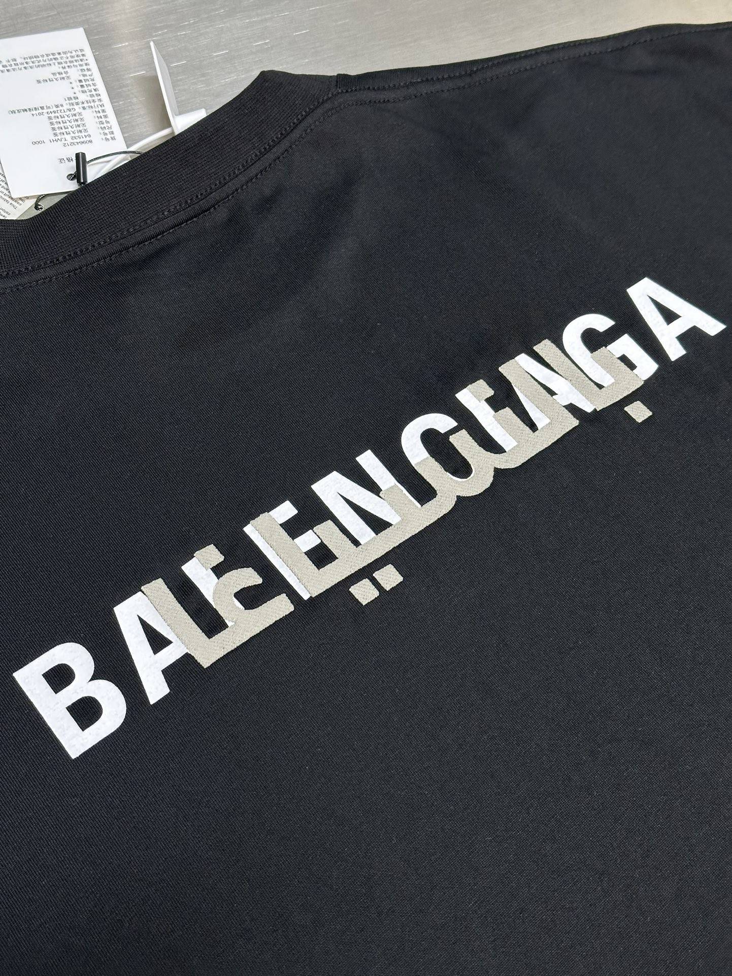 Ba1en*iaga double back embroidered short sleeves