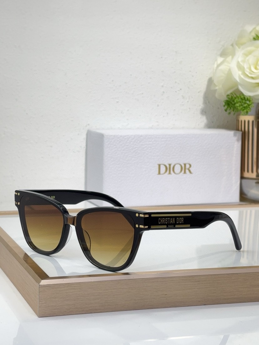 D10r  Sunglasses