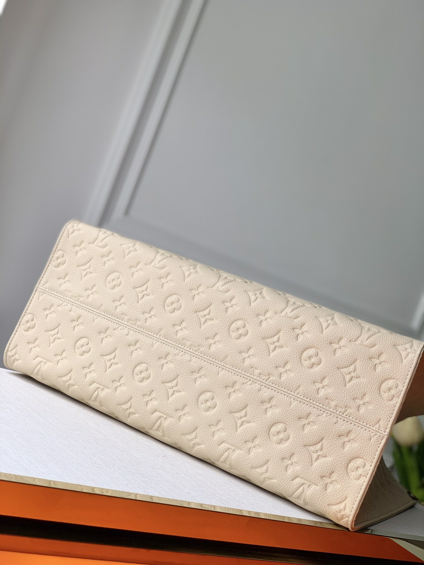 L0vis Vvtt0n Onthego Bag