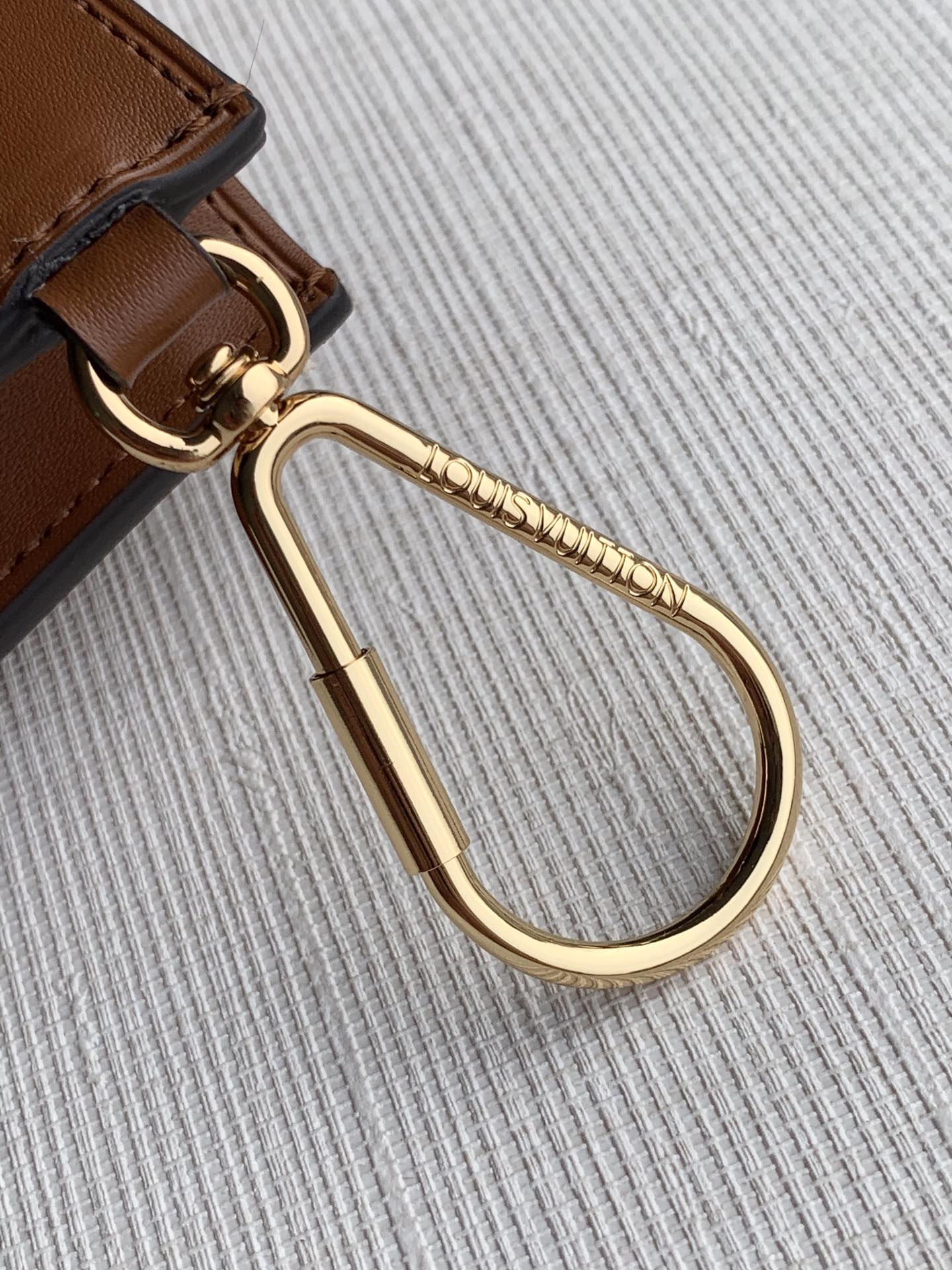 L0vis Vvtt0n Dauphine Multicates Bag