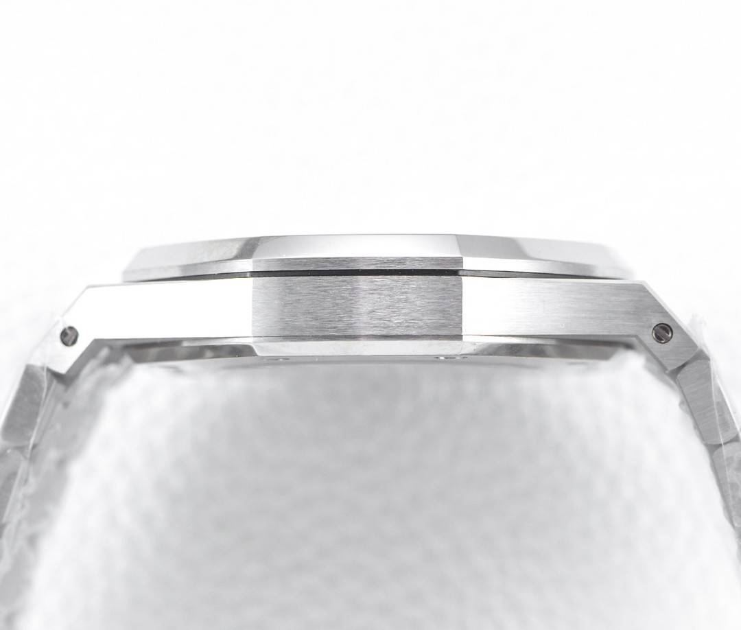 Audemars P1g*et Royal Oak 15400 Series Men