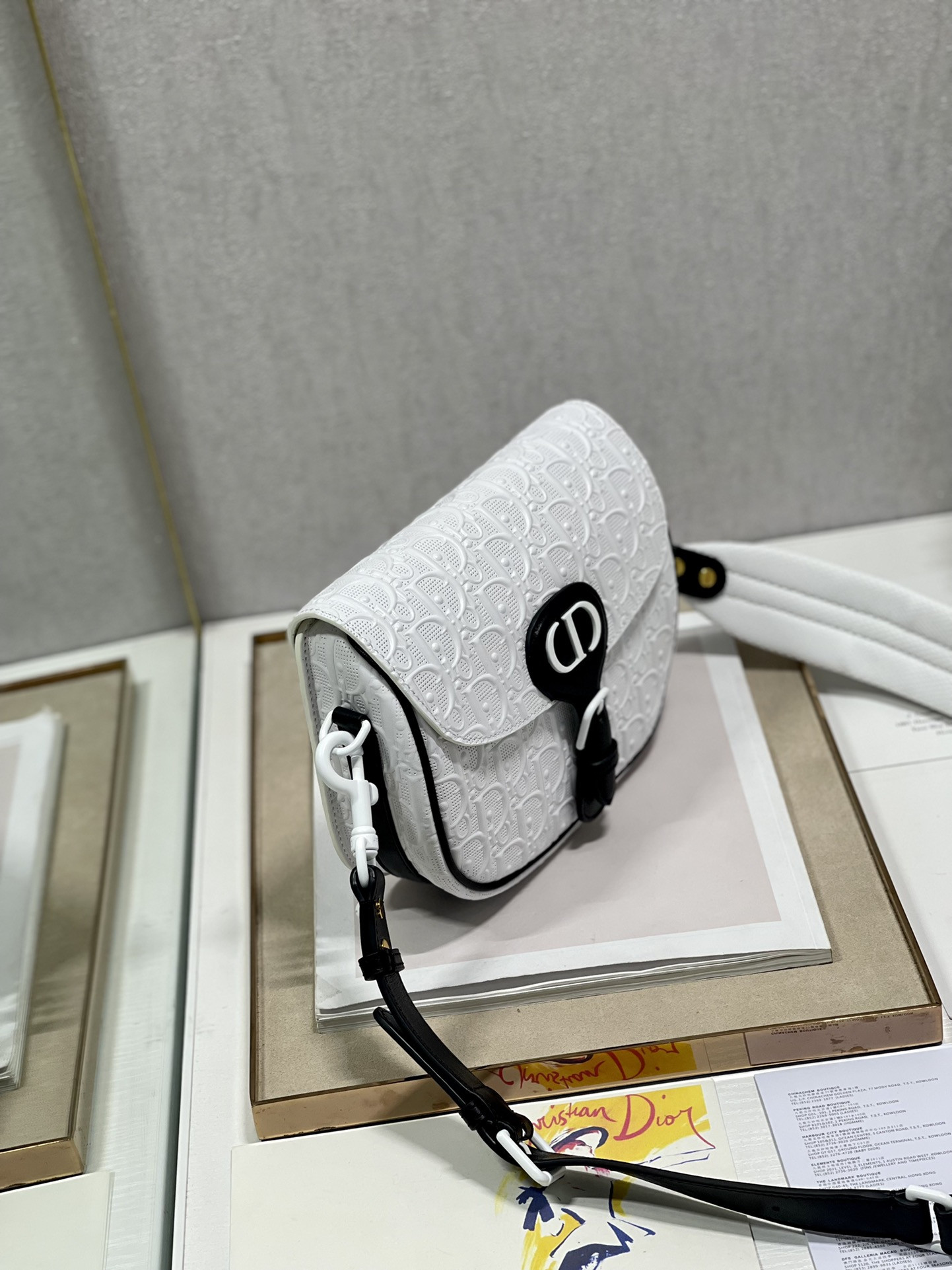 Medium D10r Bobby Bag