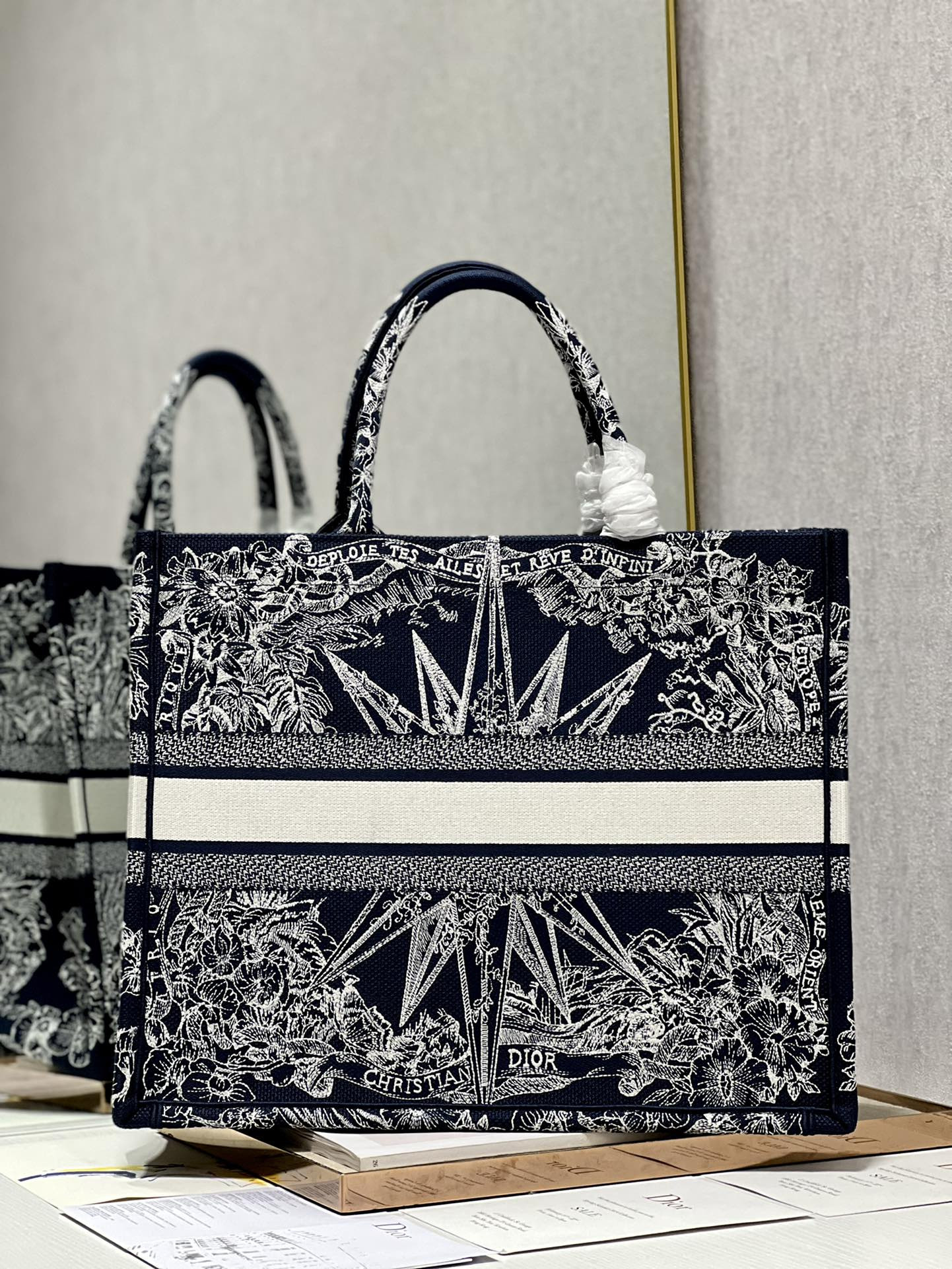 Large D10r Book Tote