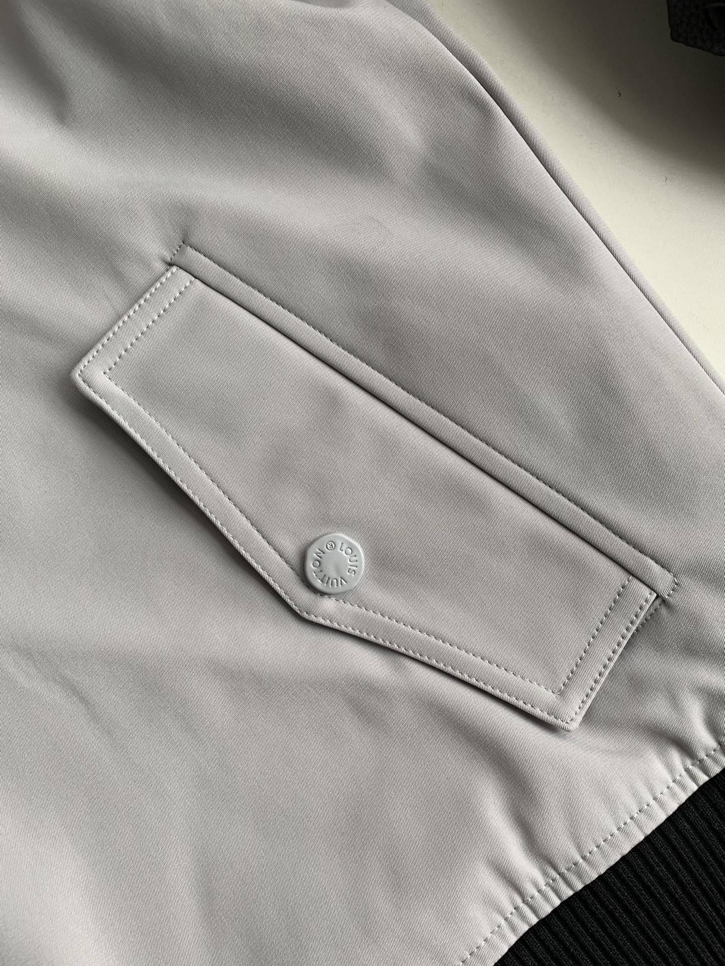 L0vis Vvtt0n  Jackets