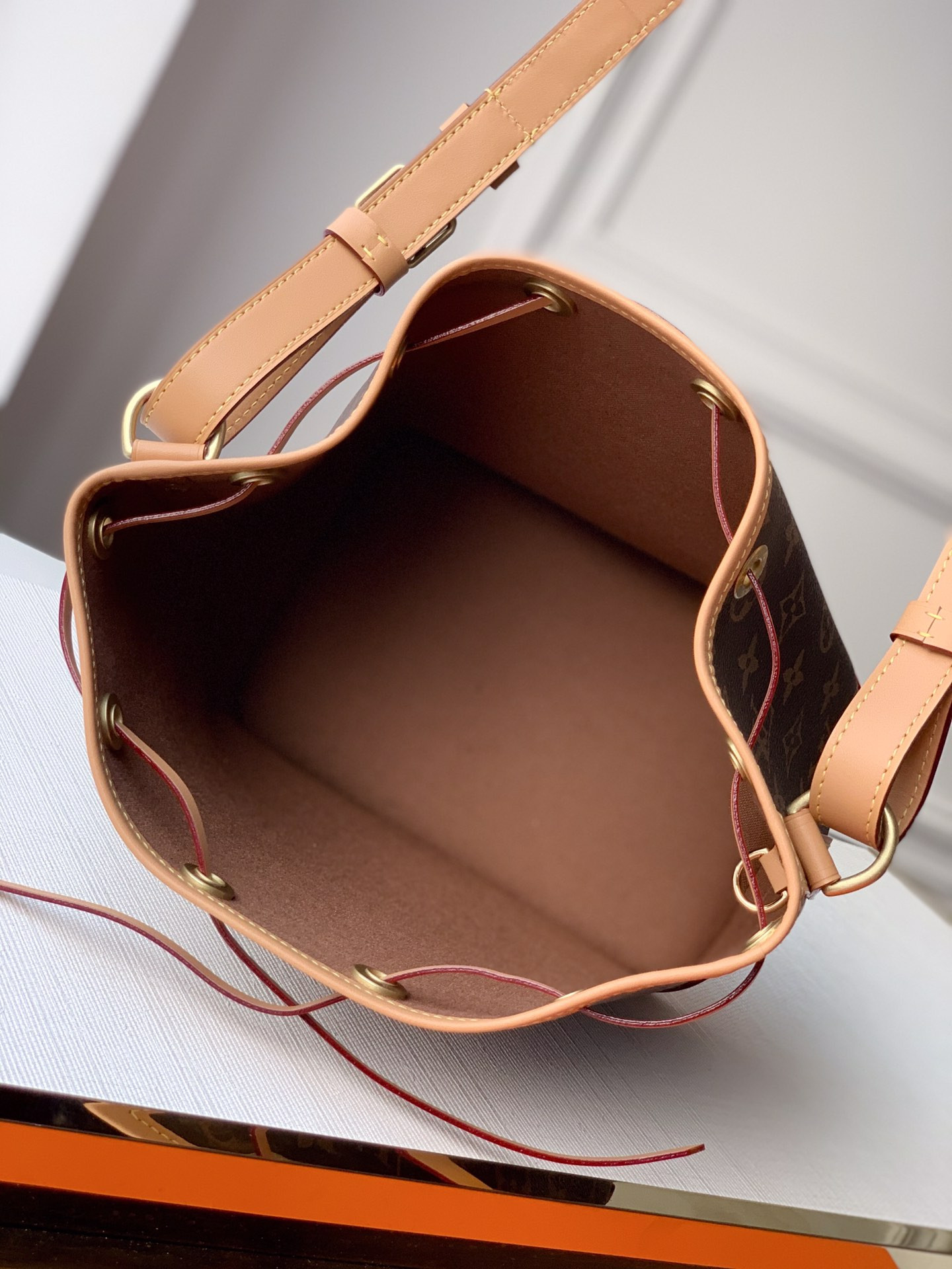 L0vis Vvtt0n Noe Bb Bag