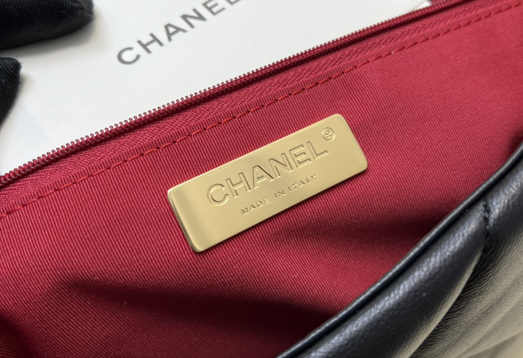 Chanle 19 Large Handbag