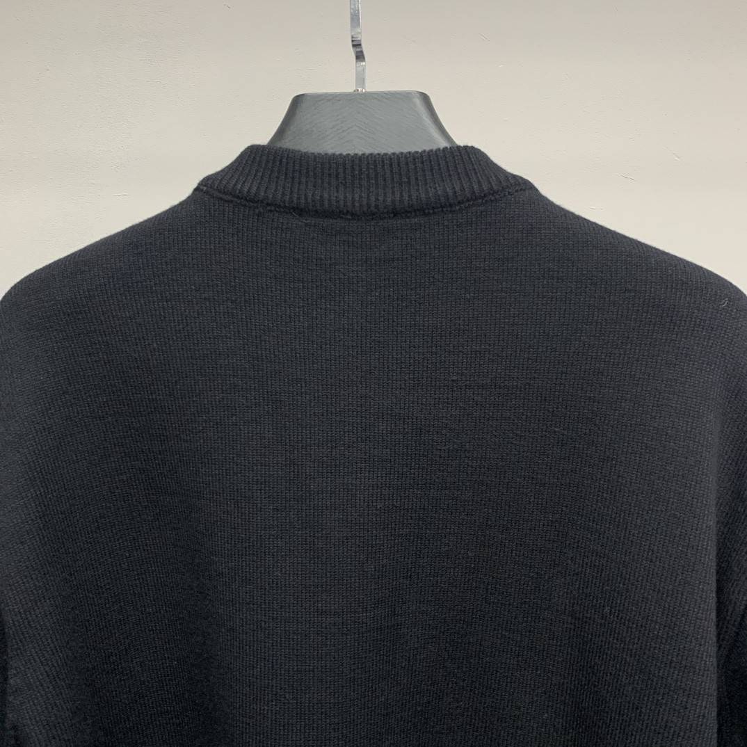 Ba1en*iaga BLCG armband sweater