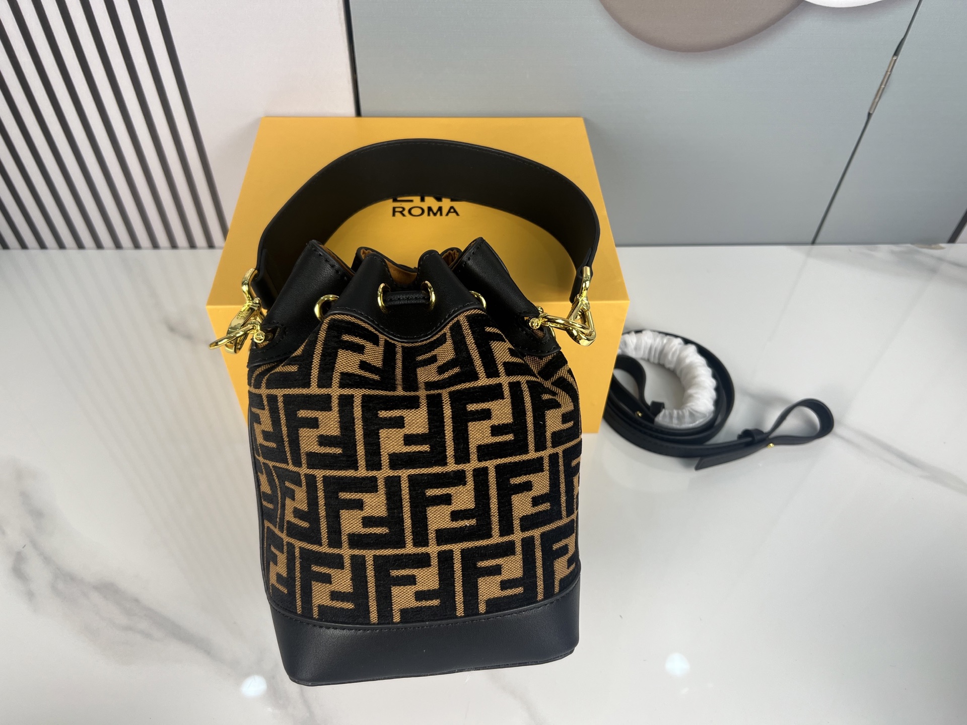 F**di Mon Tresor Small Bucket Bag Size: 15-23cm