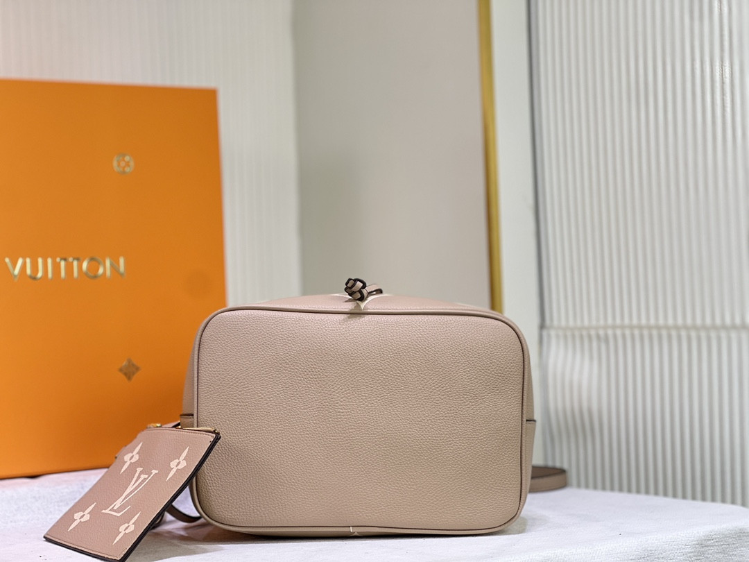 L0vis Vvtt0n Néonoé Bag