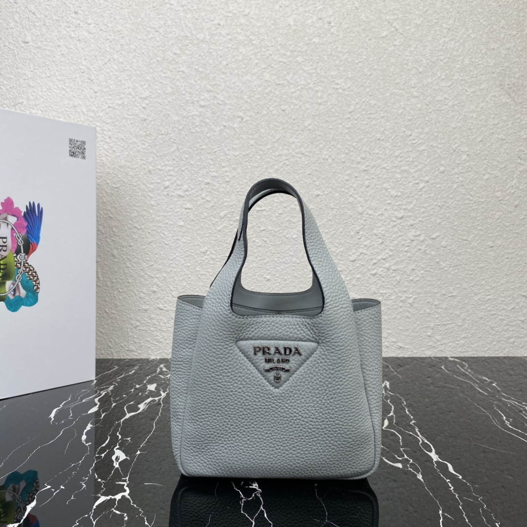 Pra*a Crochet Tote Bag