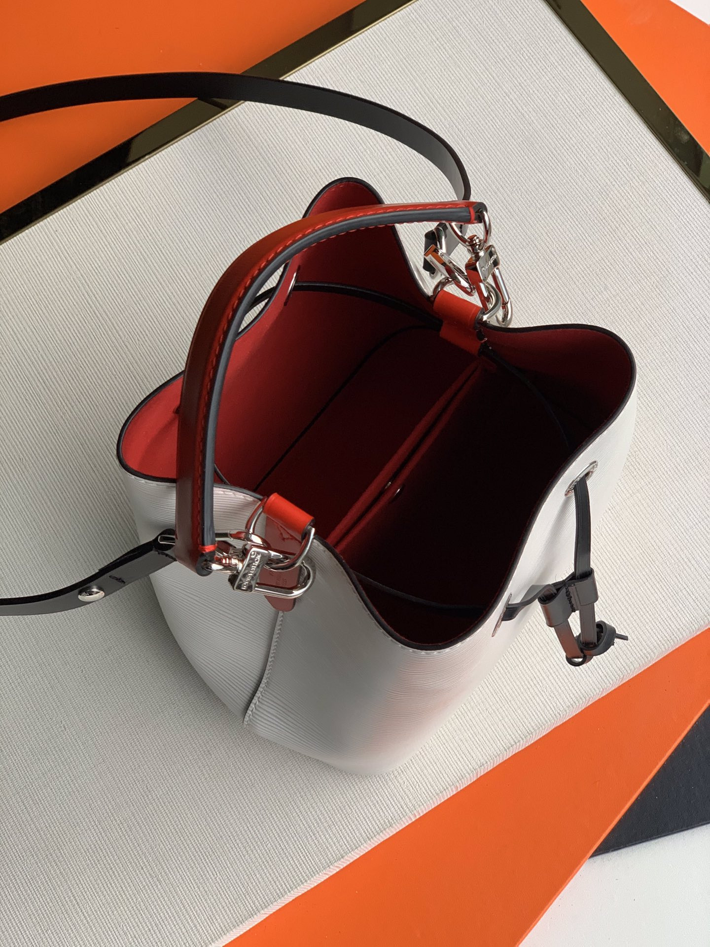 L0vis Vvtt0n Néonoé Bag