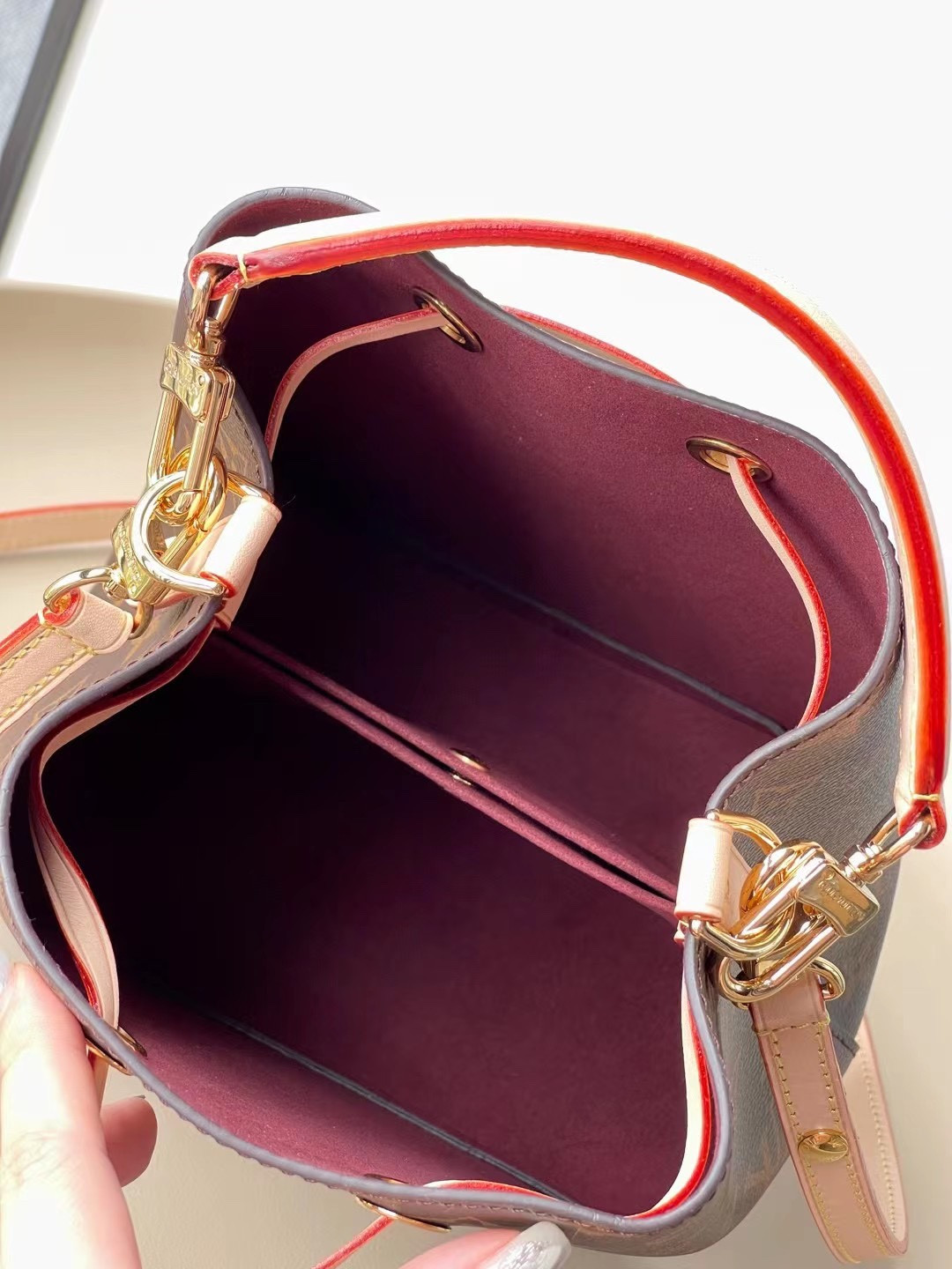 L0vis Vvtt0n Néonoé Bag