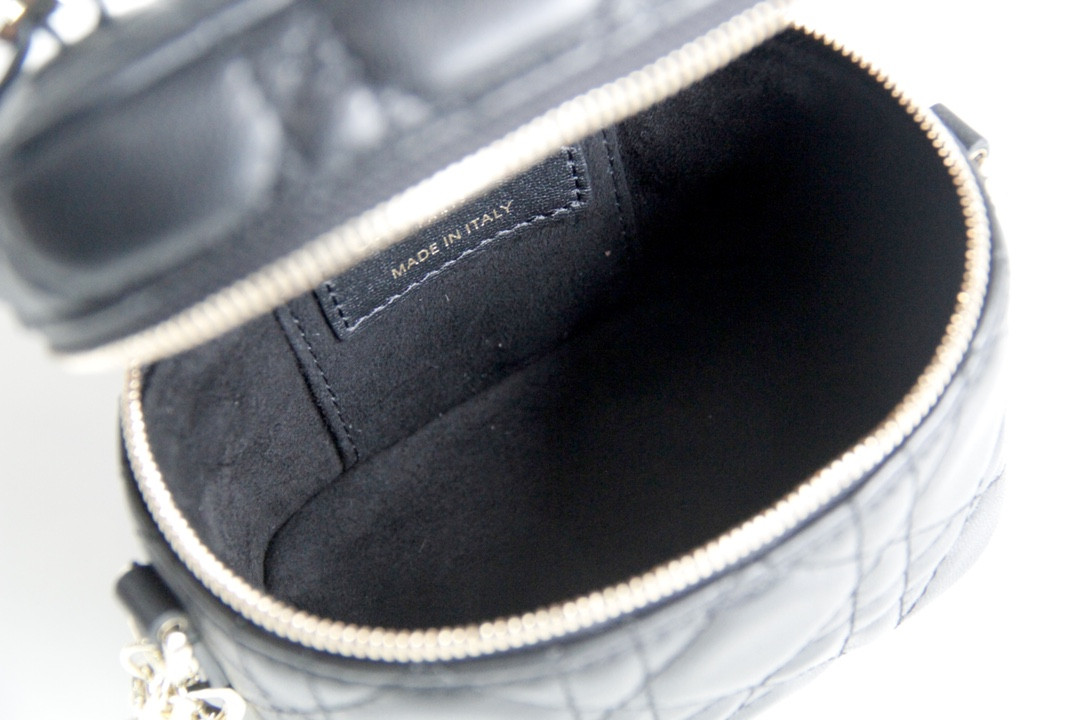 D10r Mini Travel Vanity