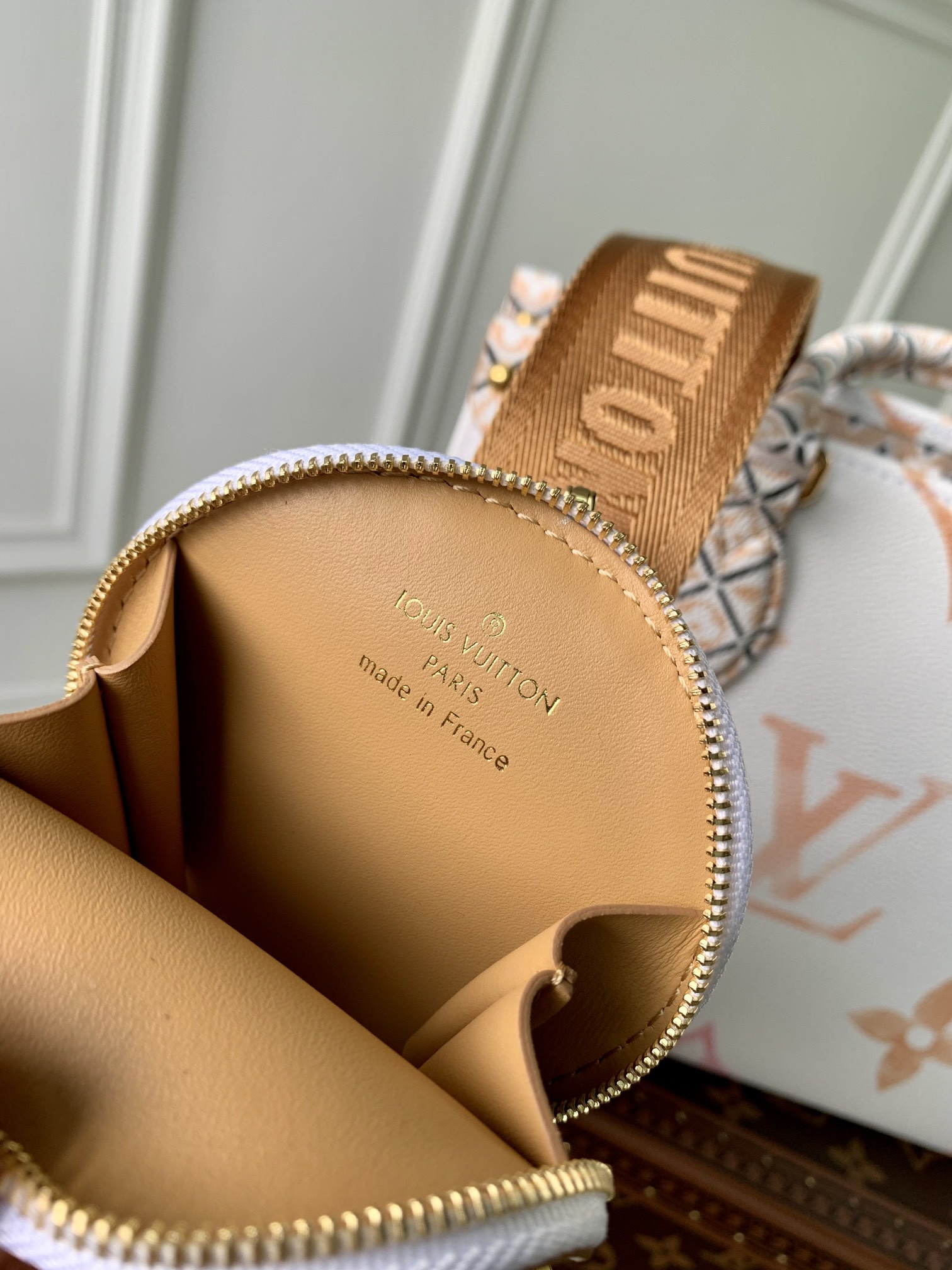 L0vis Vvtt0n Onthego Bag