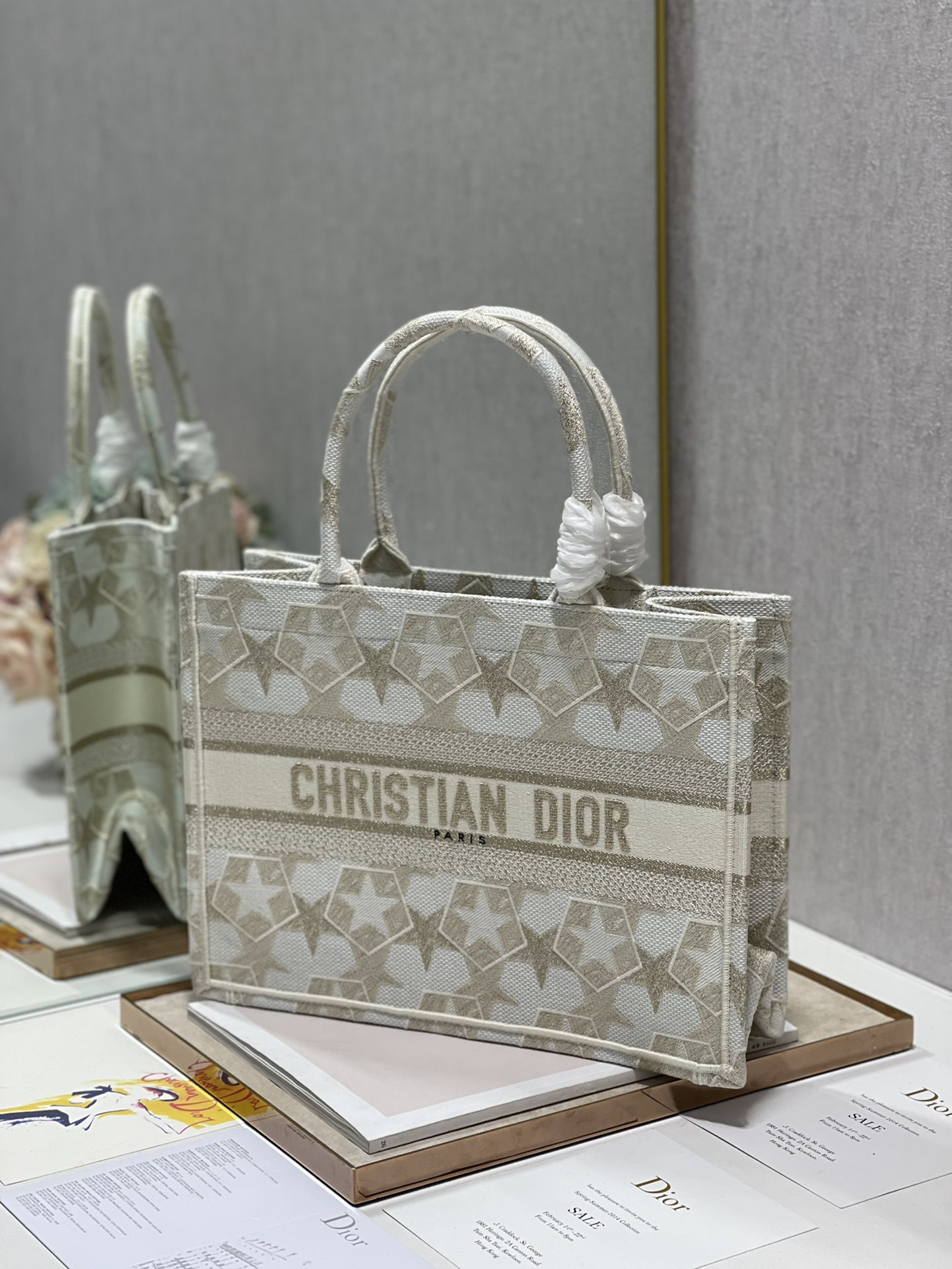 Medium D10r Book Tote