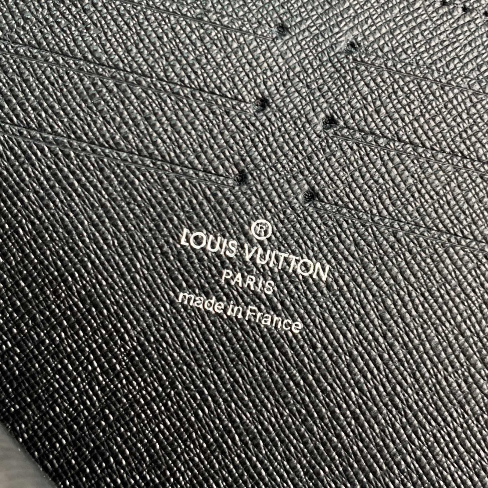 L0vis Vvtt0n Pochette Jour Bag