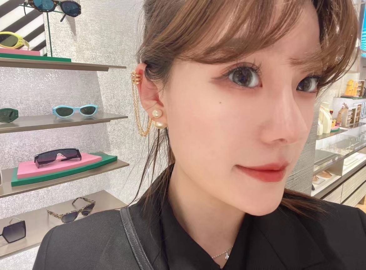 D10r single double-chain stud earrings