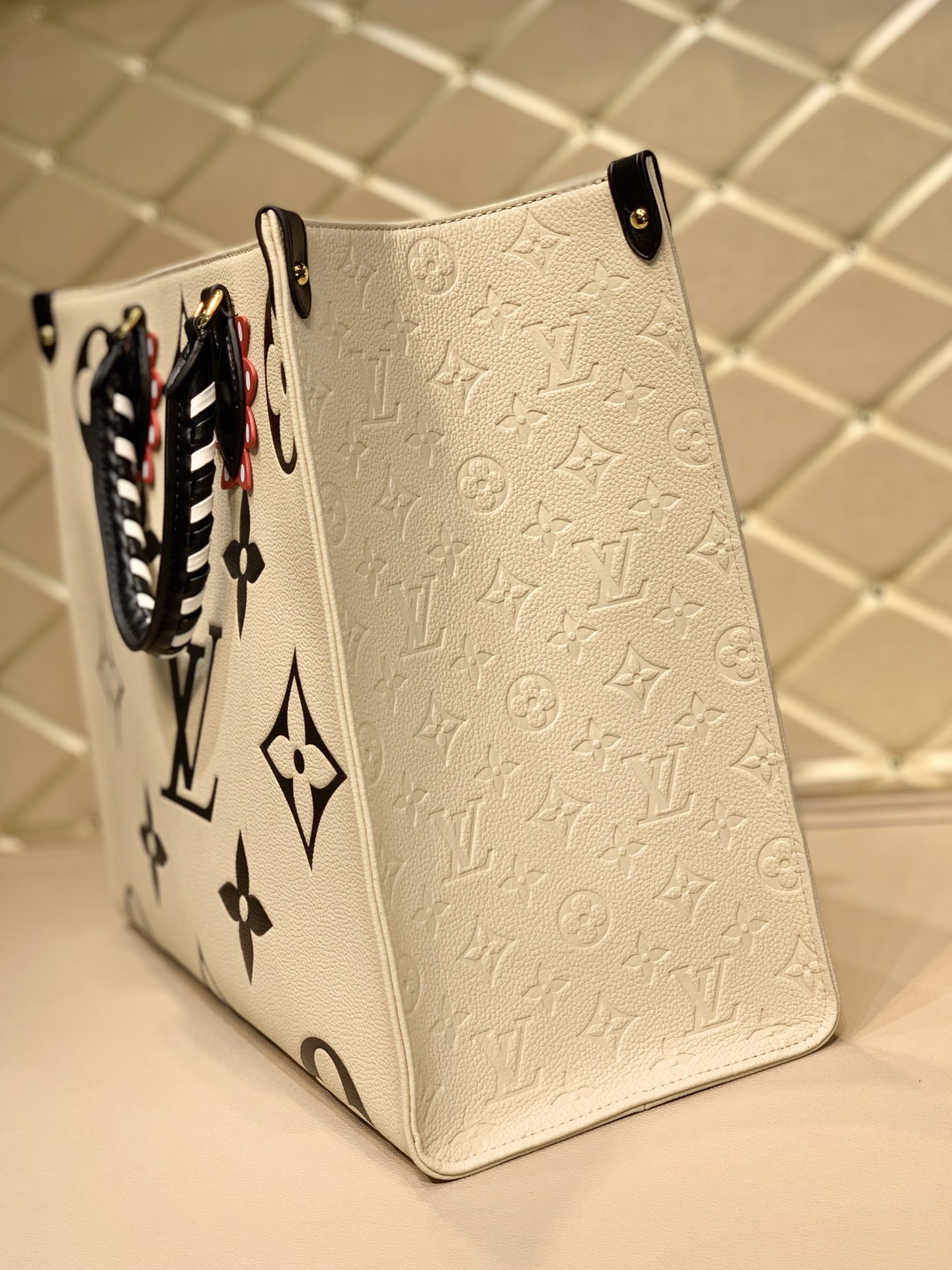 L0vis Vvtt0n Onthego Bag