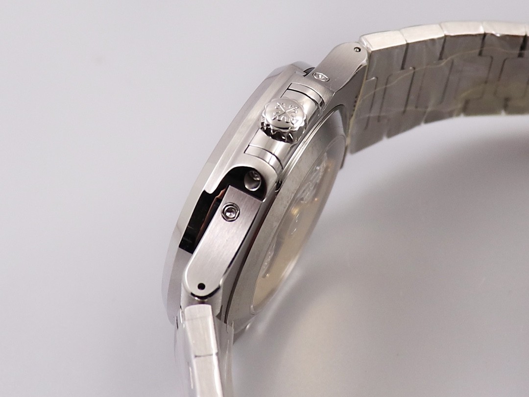 Pat*k Phi1i*pe 5726 series watch