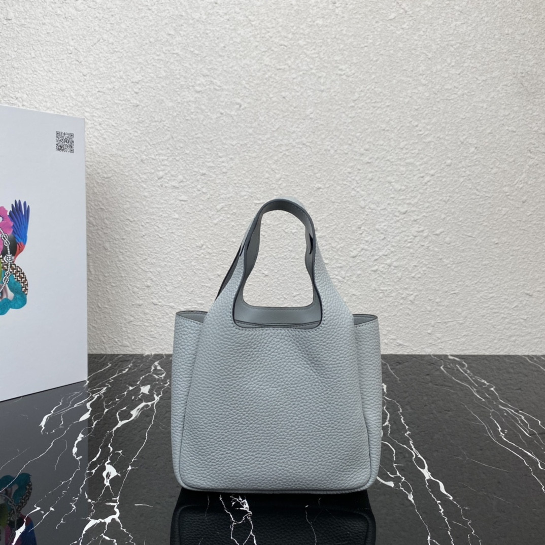 Pra*a Crochet Tote Bag