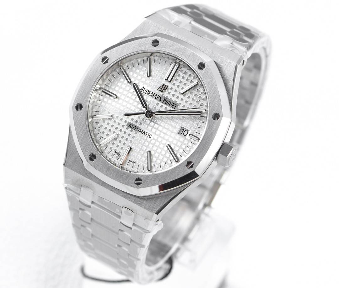 Audemars P1g*et Royal Oak 15400 Series Men