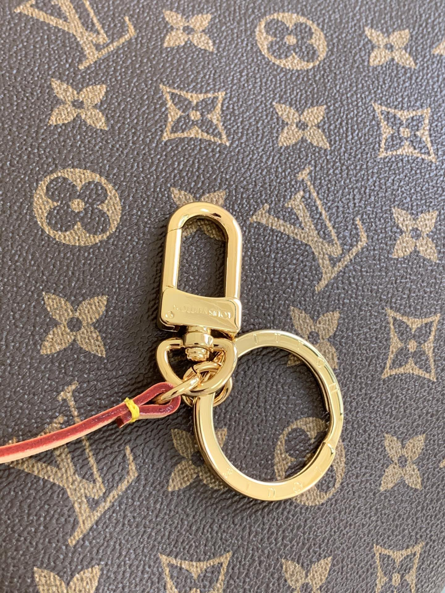 L0vis Vvtt0n Artsy Bag