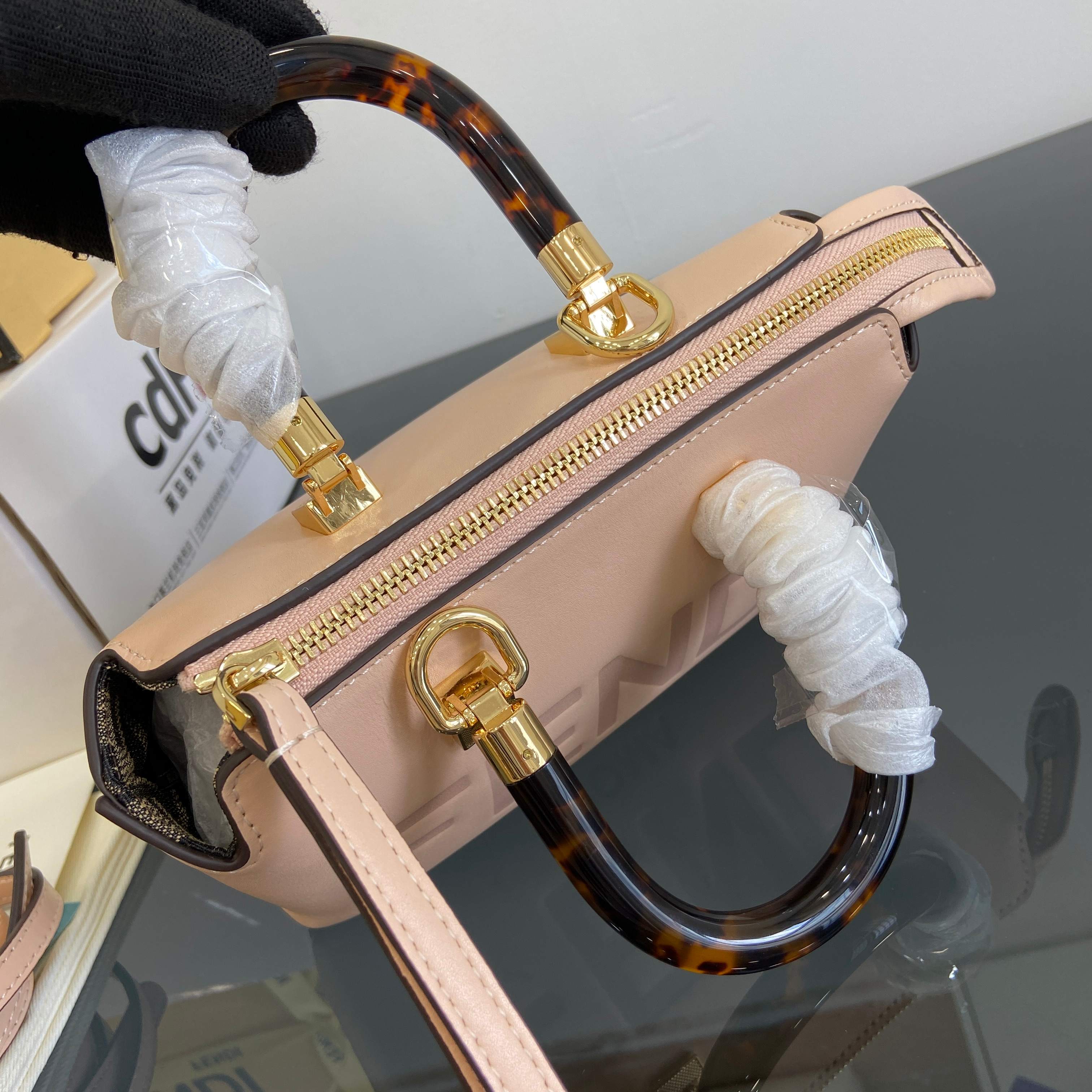 F**di •Mini By The Way mini bag, calfskin model model: 8067 size: 17×8×9cm