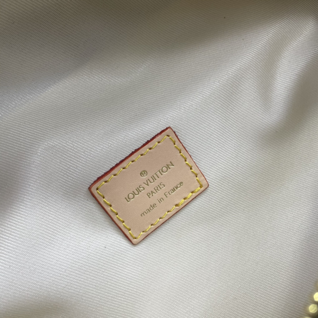 L0vis Vvtt0n Bumbag Bag