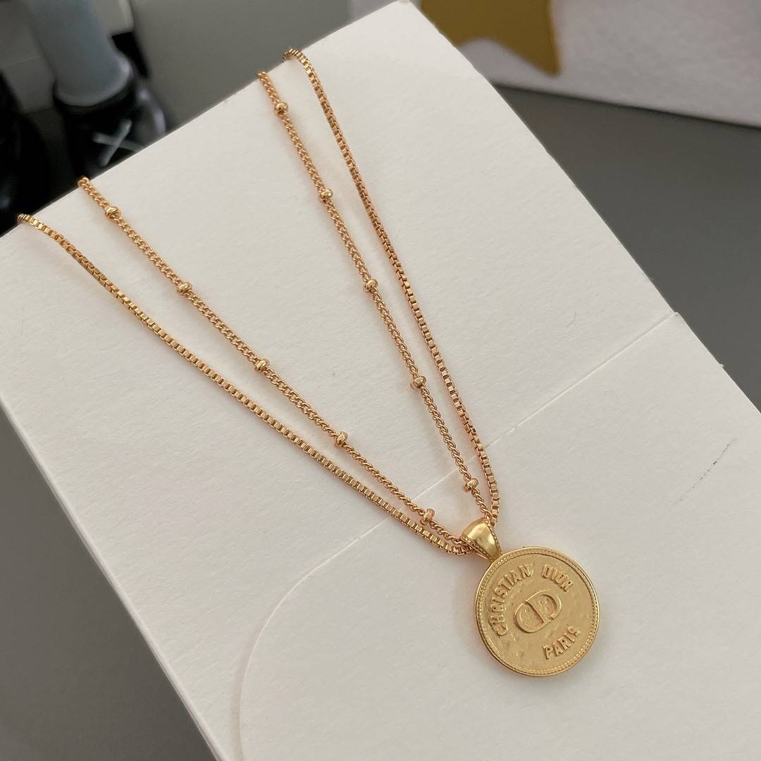 D10r Gold Coin Necklace