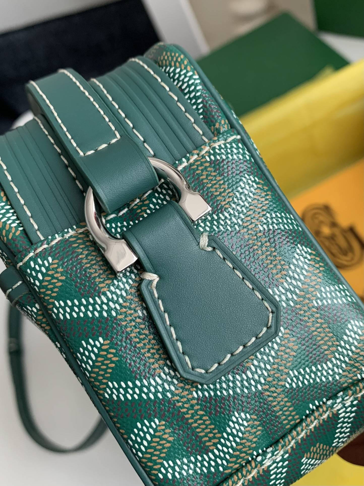 G09ard 2023 New Cap Vest Camera Bag  Size: 22 * 13 * 6.5cm