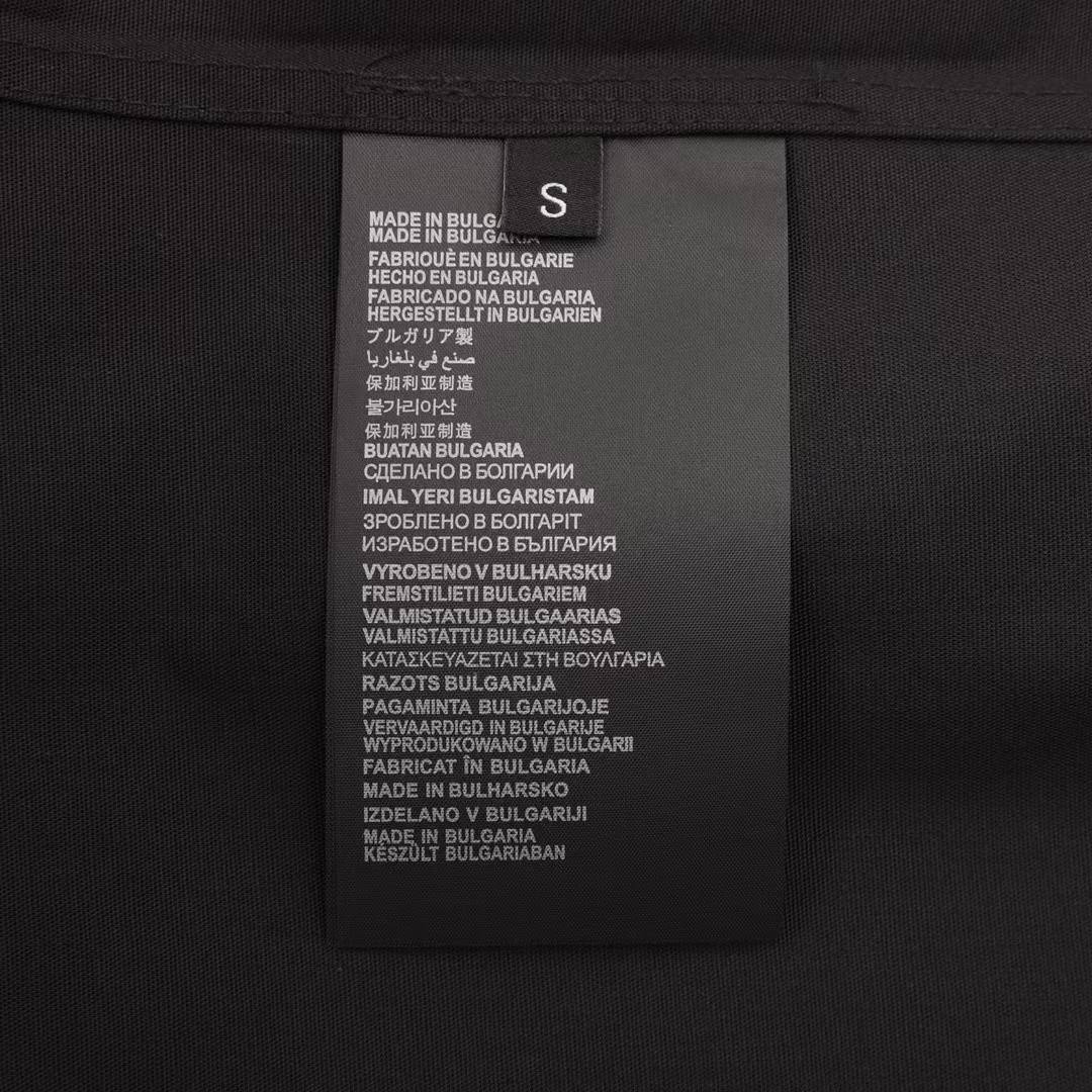 Pra*a short sleeve shirt