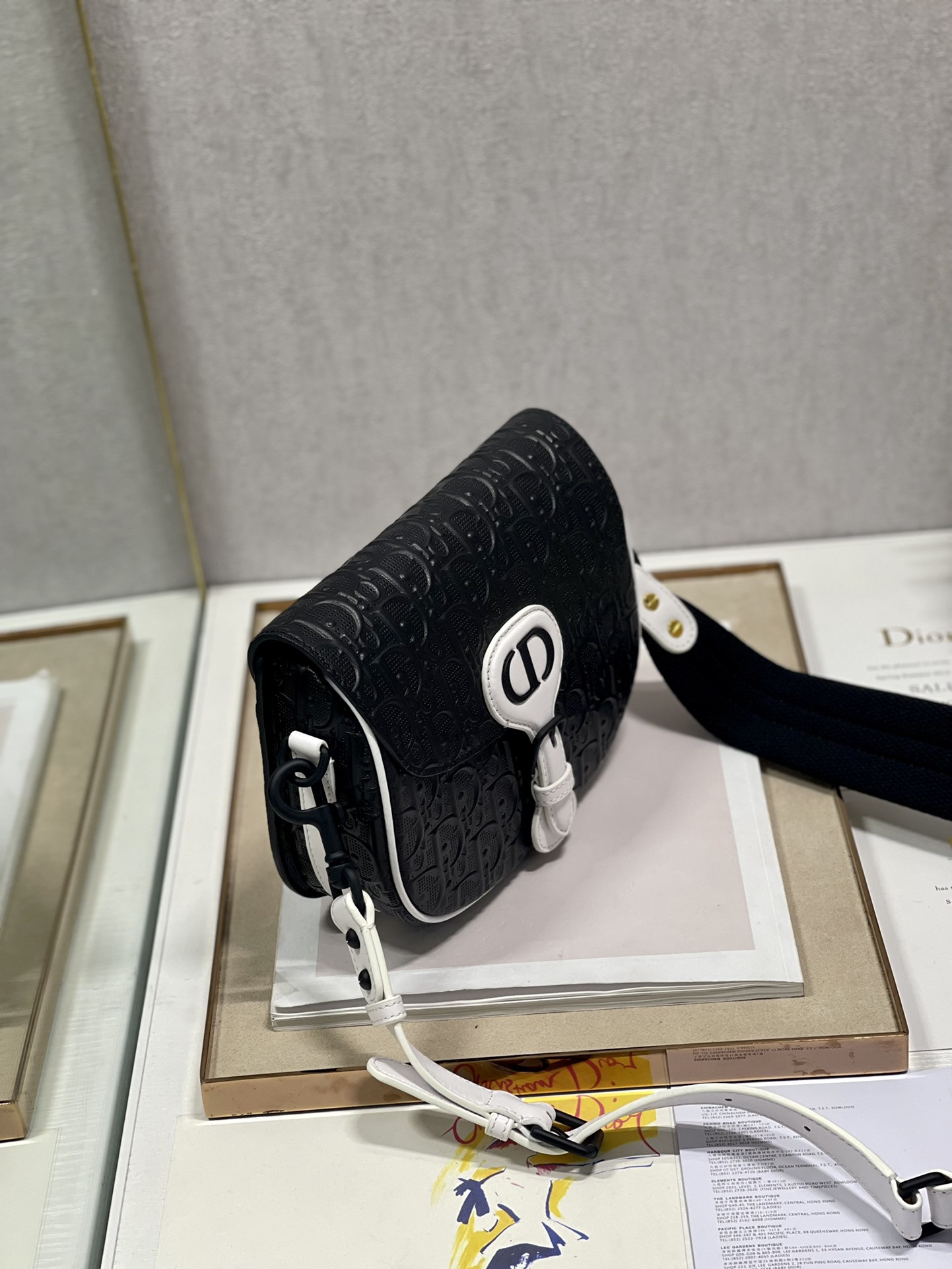 Medium D10r Bobby Bag