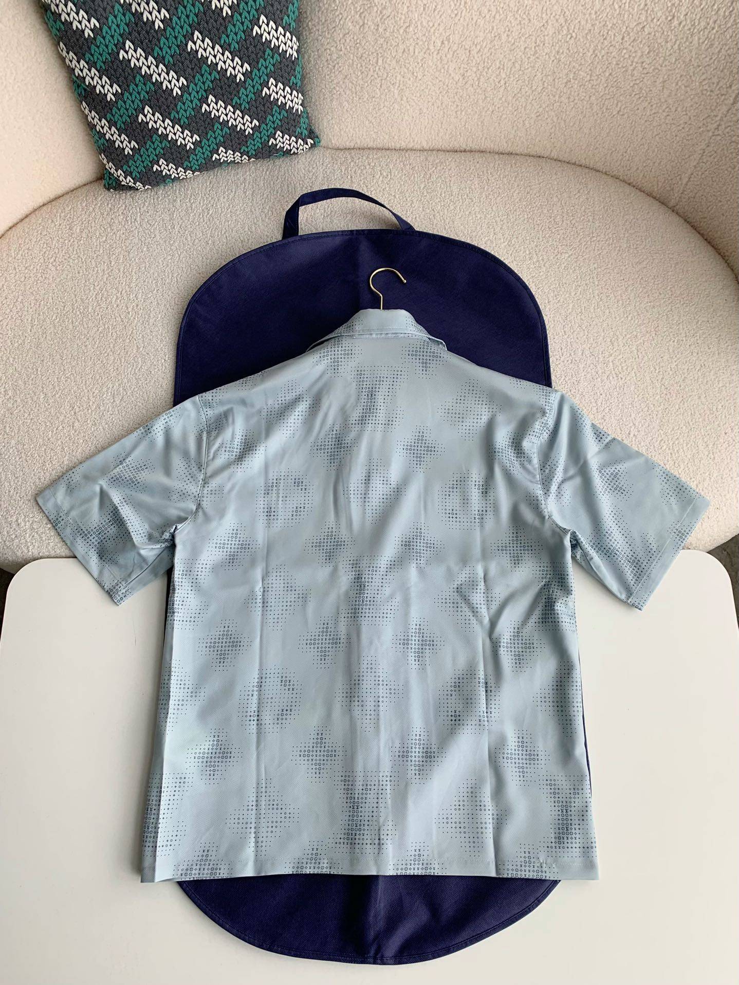 L0vis Vvtt0n  Shirts