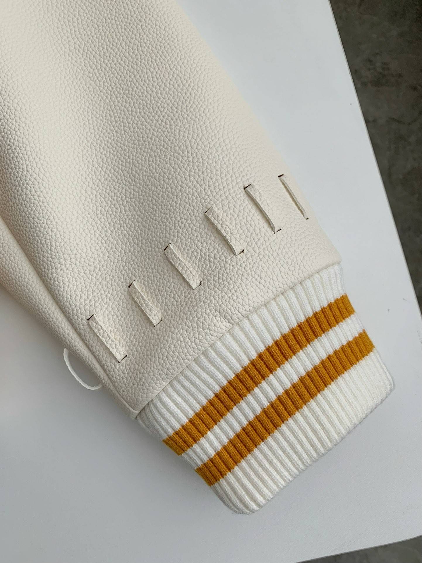 L0vis Vvtt0n  Jackets