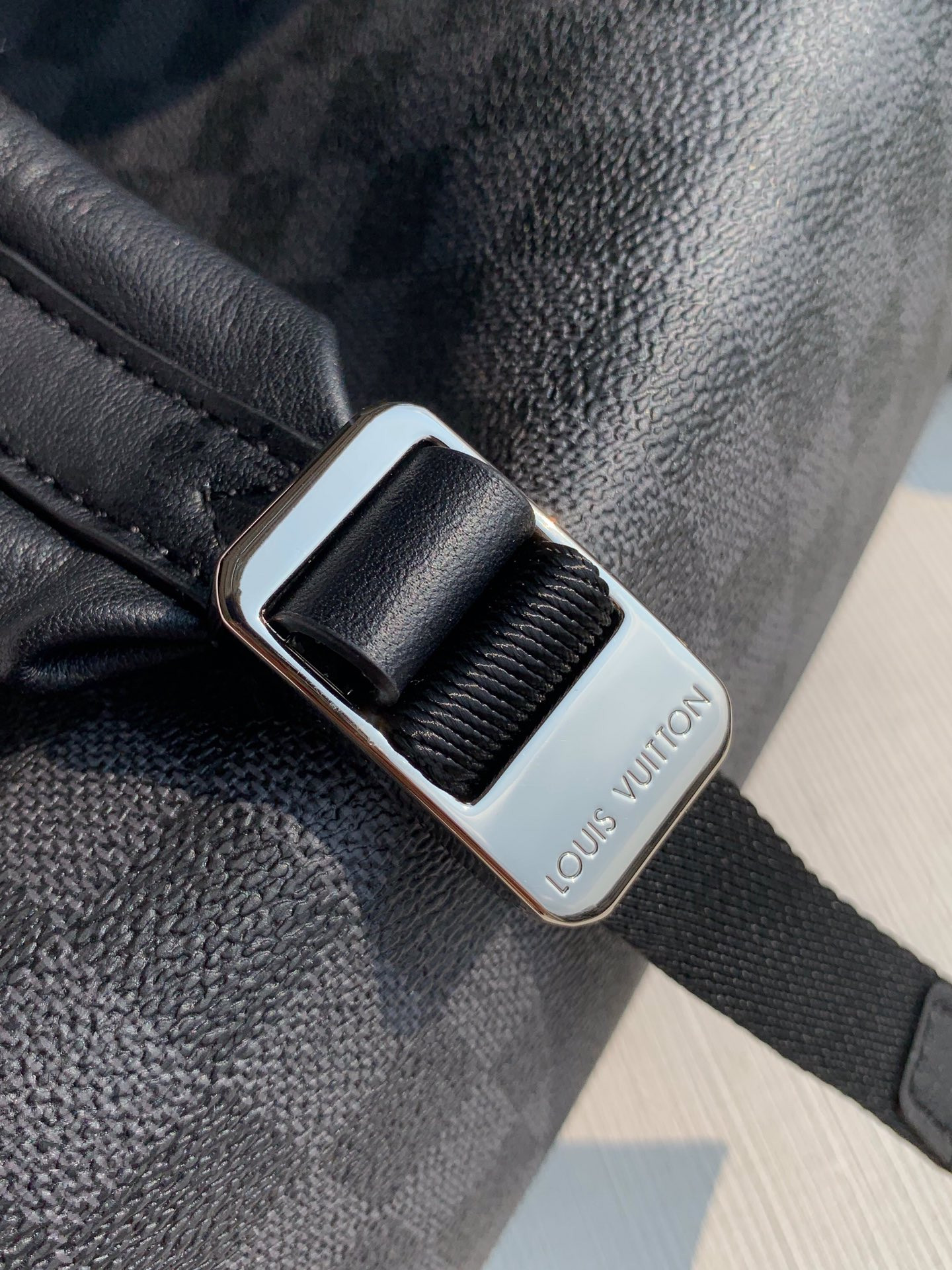 L0vis Vvtt0n Josh Bag